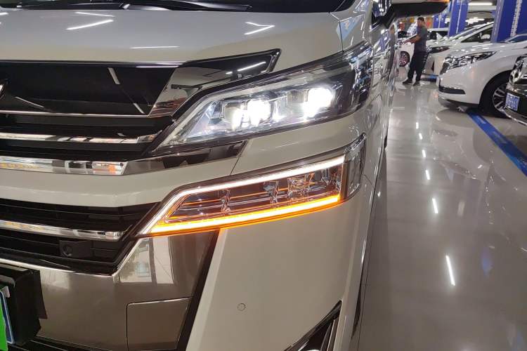 Used Toyota Vellfire 2021 Crown Dual-Engine 2.5L HV Prestige Edition