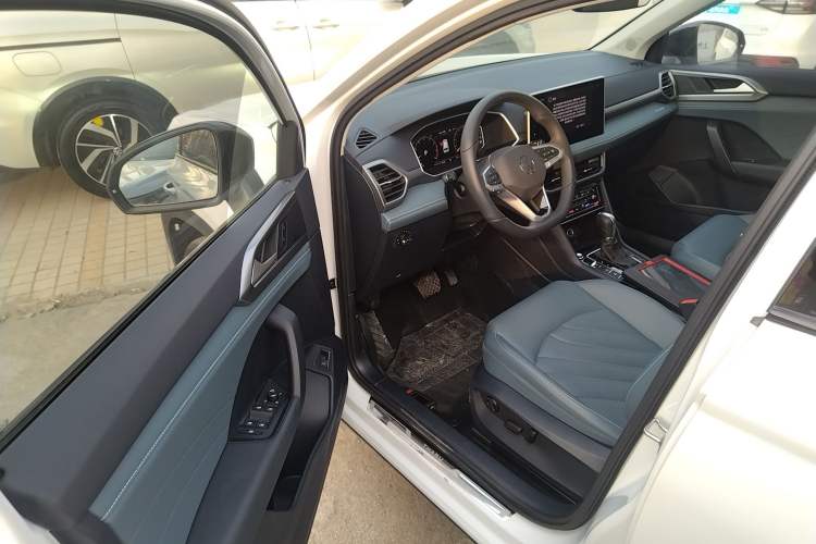 Used Volkswagen Tharu 2024 300TSI Two-Wheel-Drive Moon Luxury Edition
