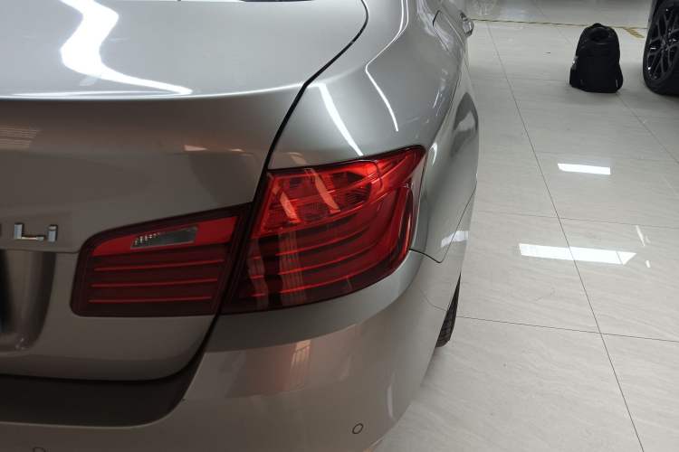 Used BMW 5 Series 2014 520Li Elegant Model
