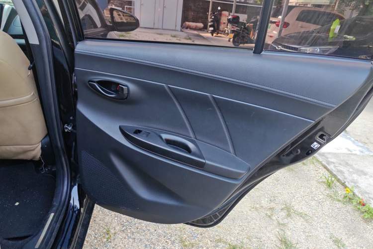 Used Toyota YARiS L 2019 1.5E CVT Dynamic Edition China VI compliant
