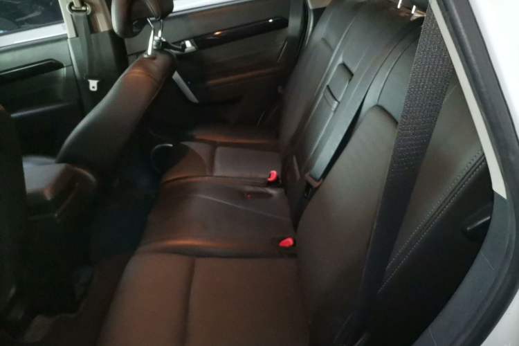 Used Chevrolet Captiva 2017 2.4L 4x4 Flagship Edition 7-Seater
