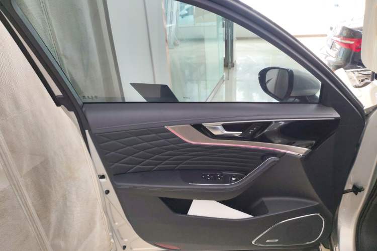 Used Hongqi HS5 2022 Revised Version 2.0T Smart Connect Flagship Edition
