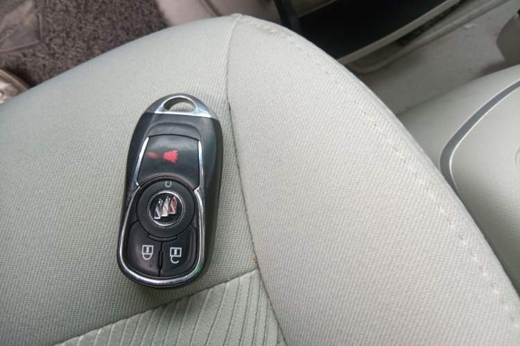 Used Buick GL8 2023 Land Executive Class Comfort Model
