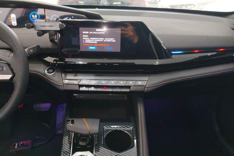 Used Changan UNI-V 2024 1.5T Luxury Edition