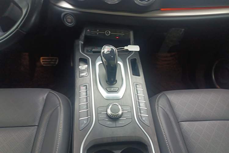 Used Wey VV6 2018 2.0T Two-Wheel Drive Flagship Version China V Standard