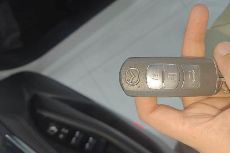 Used Mazda Atenza 2020 2.0L Blue Sky Fashion Edition
