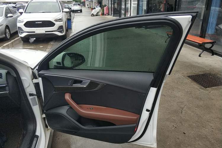 Used Audi A4L 2018 30th Anniversary Edition 40 TFSI Fashion Model
