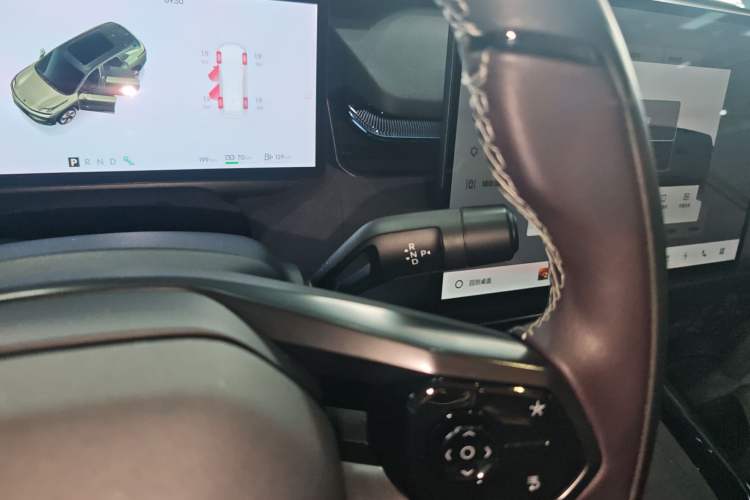 Used Lynk & Co 08 EM-P 2023 220 km Limited-Time Edition
