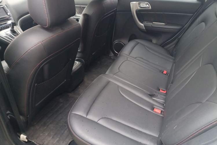 Used Haval H6 2016 Upgraded Model 1.5T Automatic Two-Wheel Drive Elite Version
