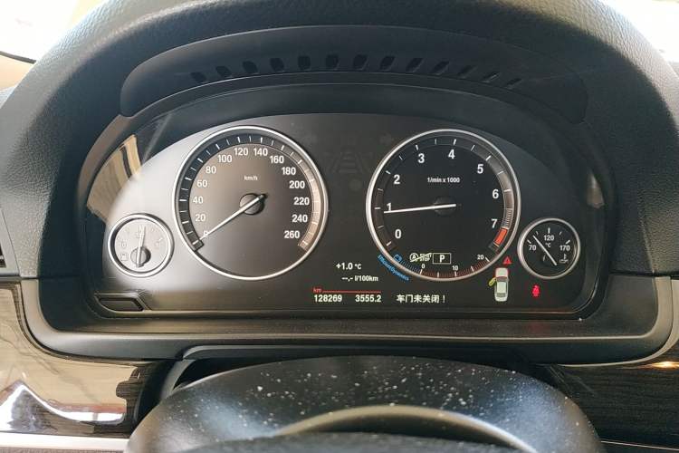 Used BMW 5 Series 2014 525Li Luxury Design Package