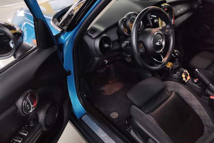 Used  MINI 2015 1.5T COOPER Fun Five-Door Edition
