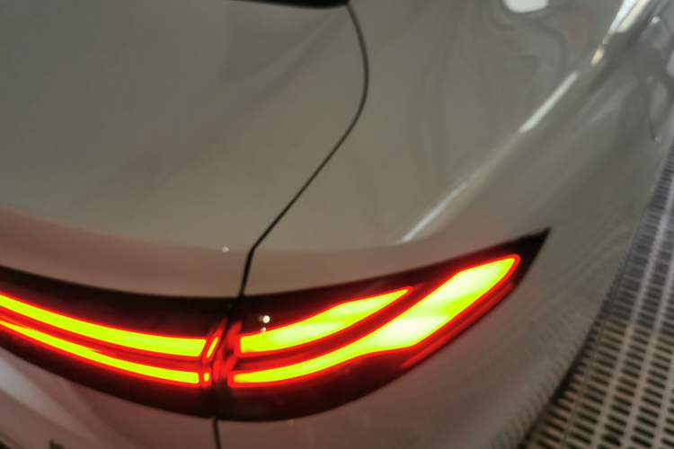 Used  Galaxy Stellar 6 
