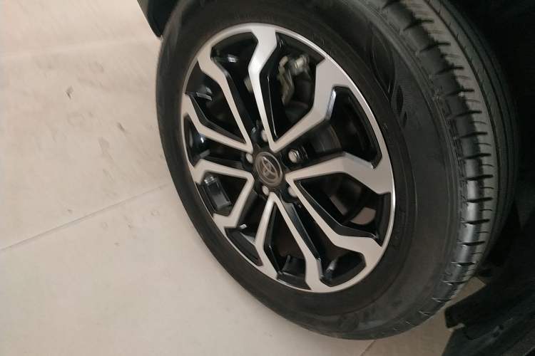 Used Toyota FRONTLANDER 2023 2.0L Smart Electric Hybrid Dual-Engine Deluxe Version
