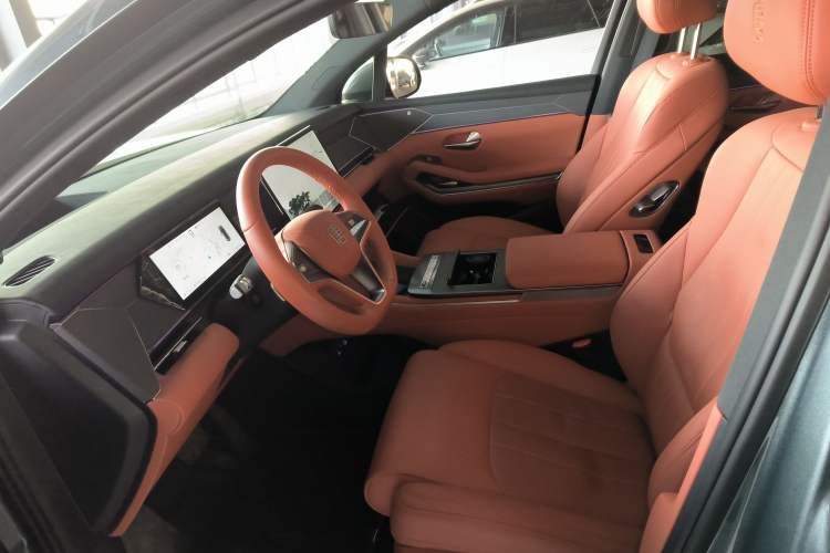 Used BYD Tang L 2025 DM 175KM Drone Player Edition