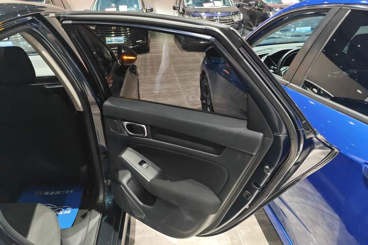 Used Honda Civic 2023 240TURBO CVT Dynamic · Center Stage Special Edition
