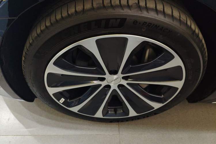 Used Hima Luxeed S7 2024 Pro Model
