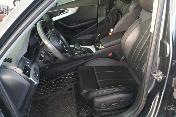 Used Audi A4L 2020 40 TFSI Luxury Dynamic Model
