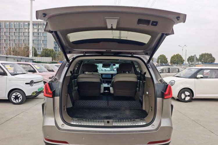 Used Roewe RX9 2023 2.0T Two-Wheel Drive Enjoyment Version
