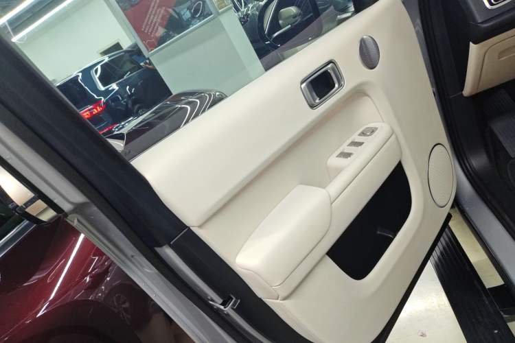 Used Li Auto L8 2023 Pro Model
