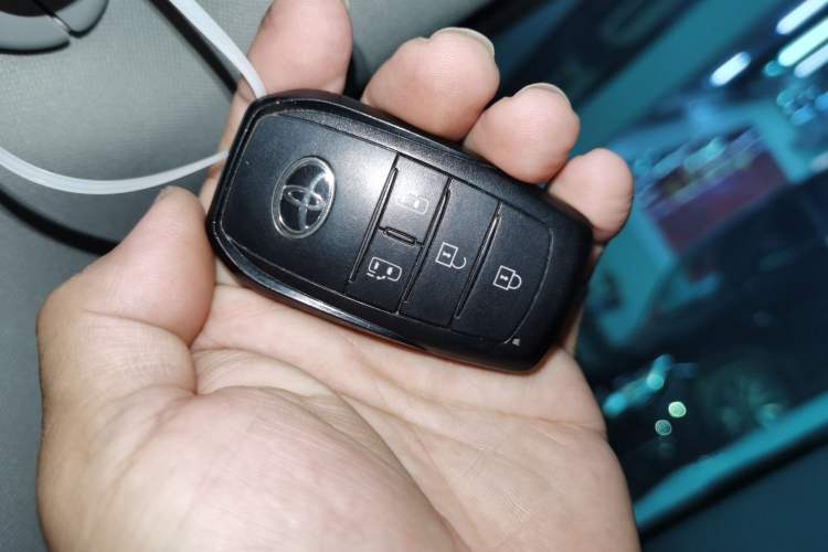 Used Toyota Granvia 2024 2.5L Hybrid Comfort Edition
