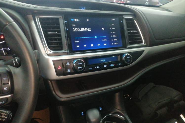 Used Toyota Highlander 2018 2.0T Four-Wheel Drive Prestige Version 7 Seats China V Emission Standard
