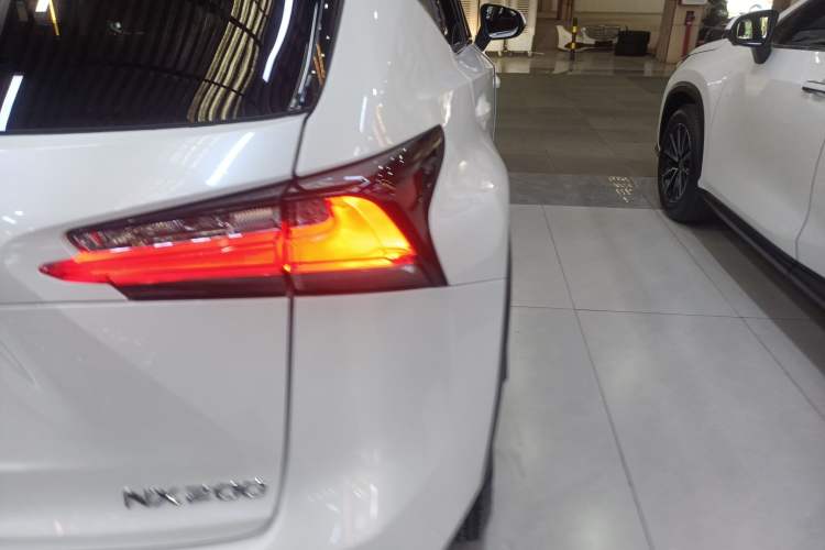 Used Lexus NX 2015 200 Front-Wheel Drive X-Trail SE Edition