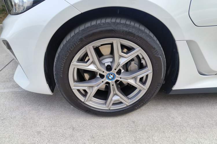 Used BMW i3 2022 eDrive 35 L
