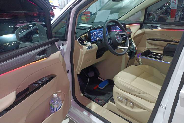 Used Buick GL8 New Energy 2025 Lu Shang Smart Enjoyment Edition 7-Seater