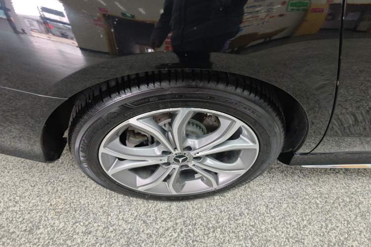 Used Mercedes-Benz E-Class 2020 E 300 L Sporty and Stylish Model
