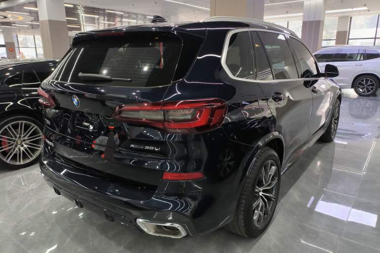 Used BMW X5 2022 Restyled xDrive 30Li Luxury Version M Sport Package