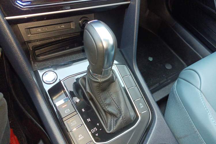 Used Volkswagen Tharu 2023 300TSI Two-Wheel-Drive Full Moon Edition
