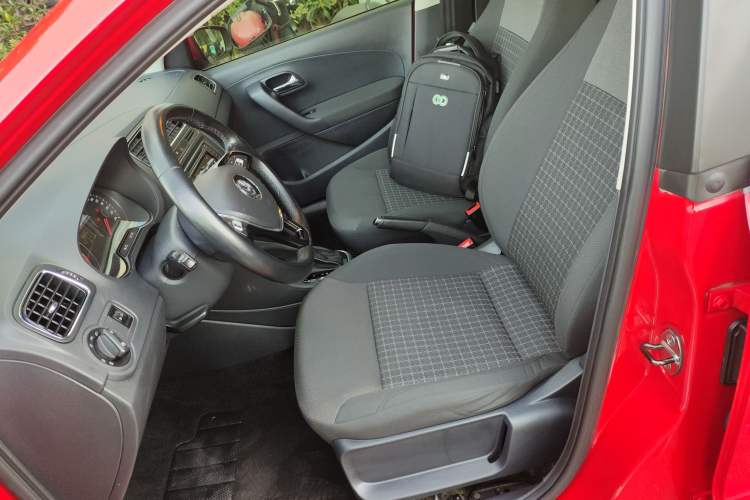 Used Volkswagen Polo 2016 1.6L Automatic Comfort Model