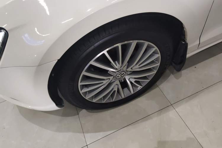 Used Volkswagen Lamando 2015 330TSI DSG Luxury Edition
