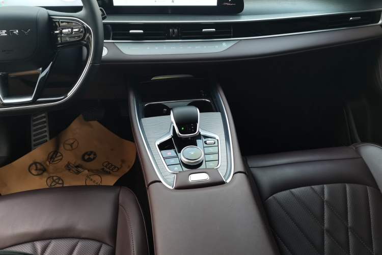 Used Chery Tiggo 8 PRO 2024 Champion Edition 290T Two-Wheel Drive Peak Version 5 Seats