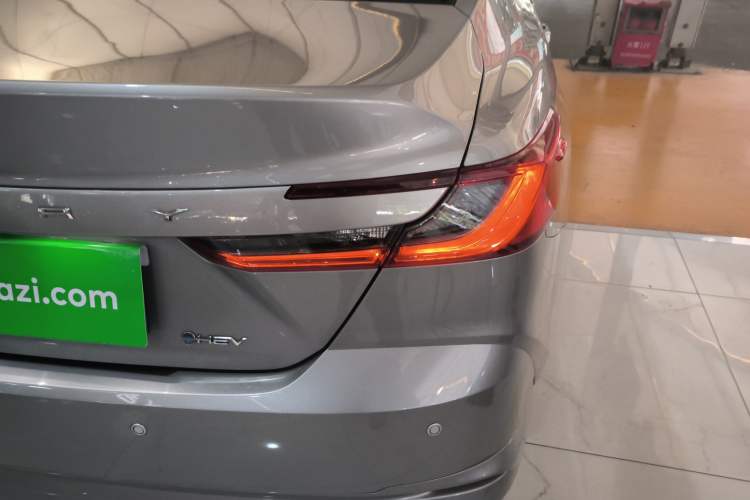 Used Toyota Camry 2024 Dual-Motor 2.0 HGVP Luxury Edition
