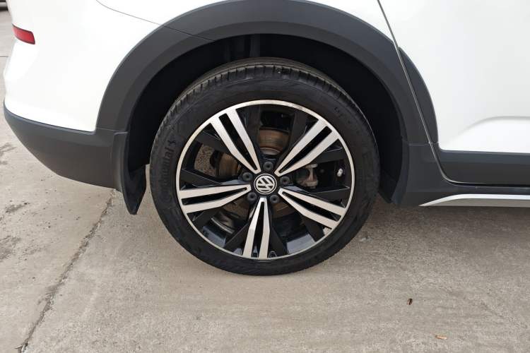 Used Volkswagen Touran 2018 Volkswagen Touran L 280TSI DSG Boundary Edition 7 Seats China VI Standard
