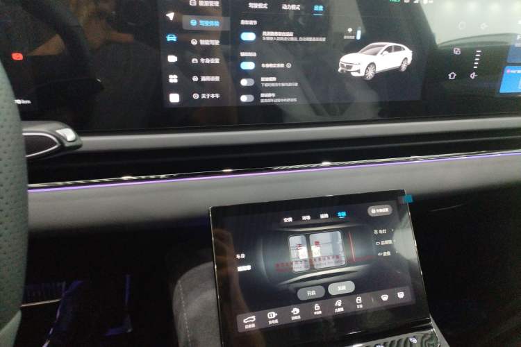 Used VOYAH PASSION 2024 PHEV Four-Wheel Drive Ultra-Long Range Flagship Model
