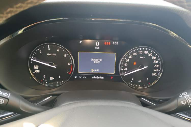 Used Buick Envision 2022 Encore S 552T Two-Wheel-Drive Luxury Model
