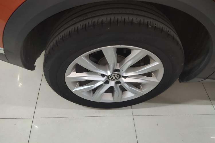 Used Volkswagen T-ROC 2019 230TSI DSG Two-Wheel-Drive Advanced Version China VI Standard
