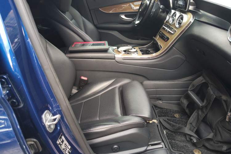 Used Mercedes-Benz GLC Coupe 2017 GLC 260 4MATIC Coupe SUV
