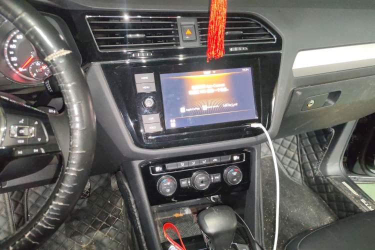 Used Volkswagen Tiguan L 2019 330TSI Automatic Two-Wheel Drive Panoramic Comfort Edition China VI Standard