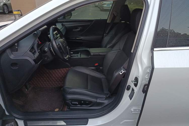 Used Lexus ES 2022 200 Excellence Edition