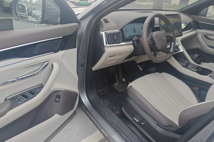 Used BYD Song PLUS New Energy 2025 EV Intelligent Driving Version 520km Premium Model
