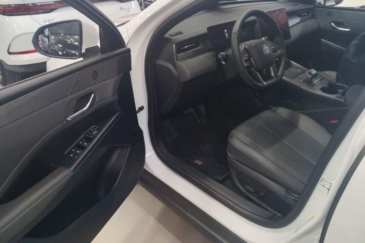 Used BYD Qin PLUS 2025 DM-i Smart Drive 120KM Superior Model