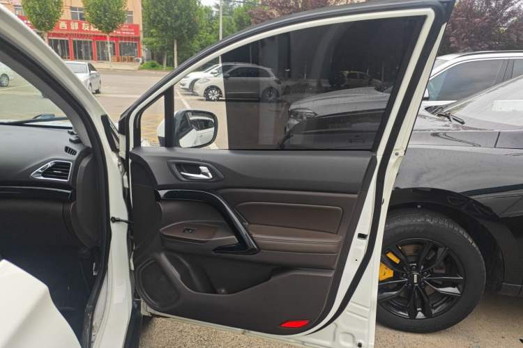 Used GAC Trumpchi GS4 2017 200T G-DCT Two-Wheel Drive Elite Edition
