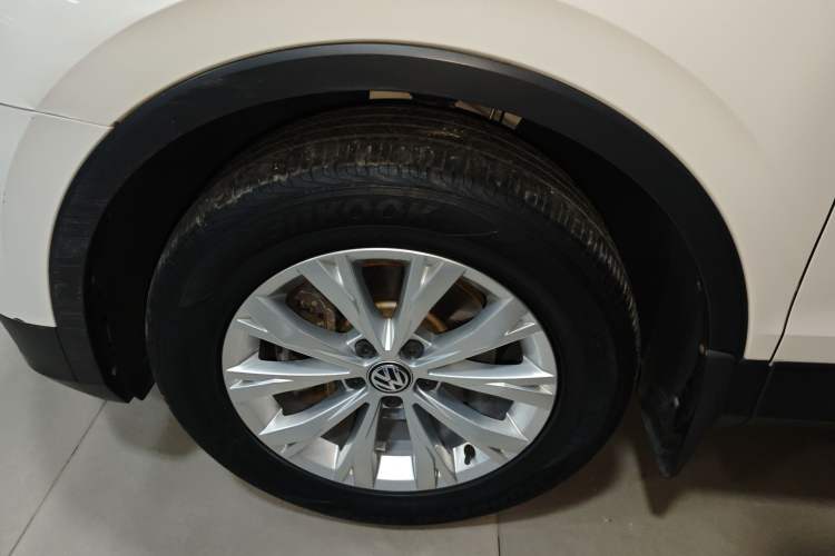 Used Volkswagen Tiguan L 2017 330TSI Automatic Two-Wheel Drive Luxury Edition
