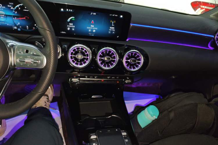 Used Mercedes-Benz A-Class 2022 Revised Version A 200 L Sport Sedan Fashionable Style
