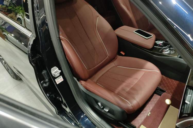 Used BMW 5 Series 2022 Restyled 525Li M Sport Package
