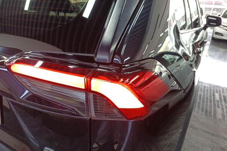 Used Toyota RAV4 2020 2.0L CVT Two-Wheel Drive Fashion Edition