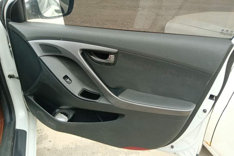 Used Hyundai Elantra 2016 1.6L Manual Fashion Edition
